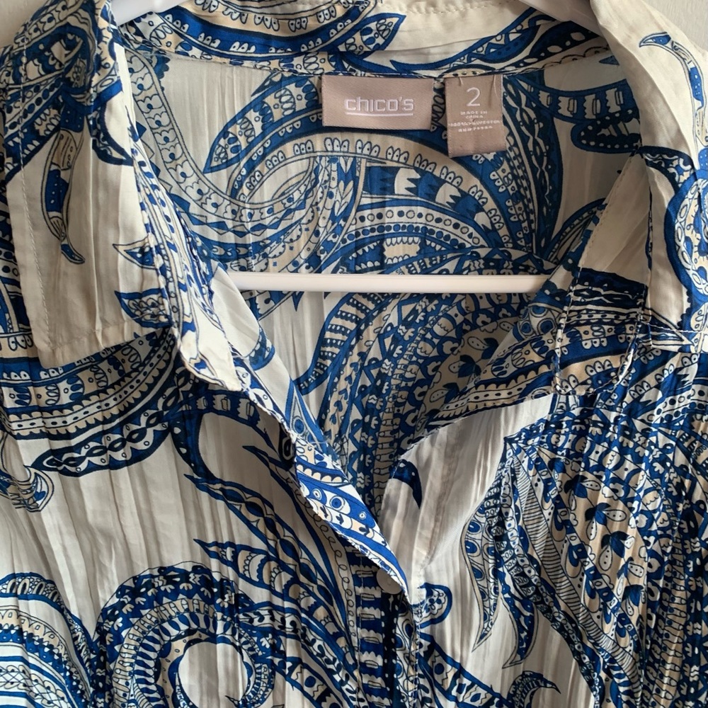 Chico’s Blue & White Paisley Button-Down Shirt – Size L (Chico’s 2) - Picture 3 of 5